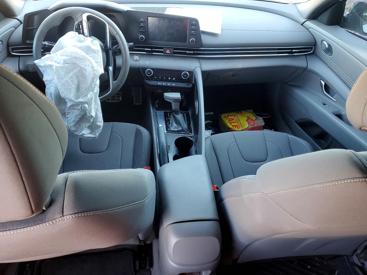 2025 HYUNDAI ELANTRA SEL SPORT photo 8