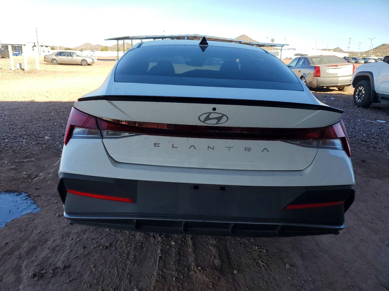 2025 HYUNDAI ELANTRA SEL SPORT photo 6