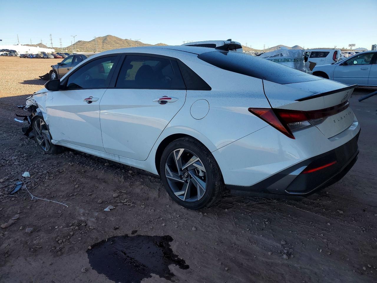 2025 HYUNDAI ELANTRA SEL SPORT photo 2