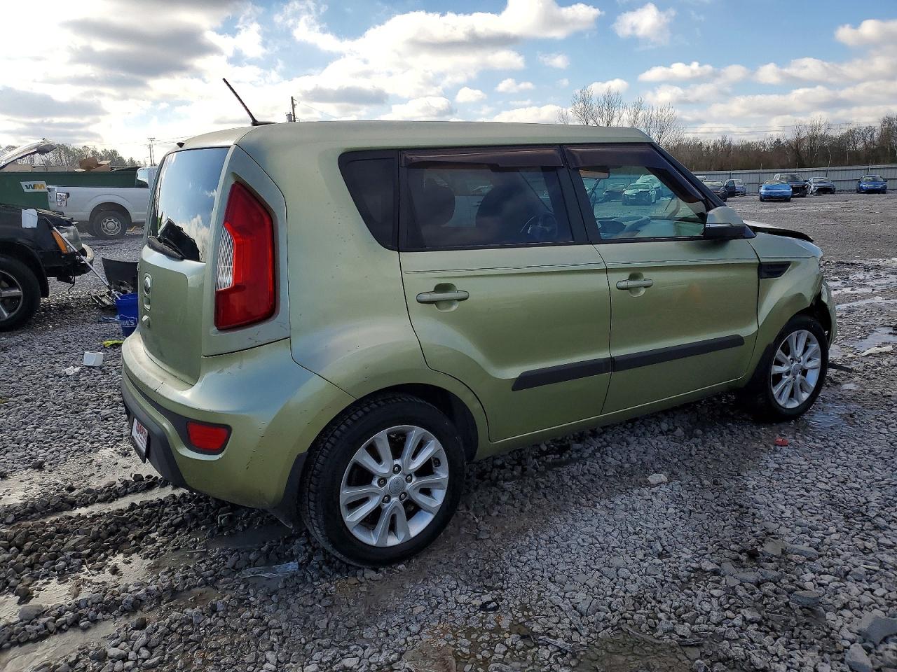 2013 KIA SOUL + photo 3