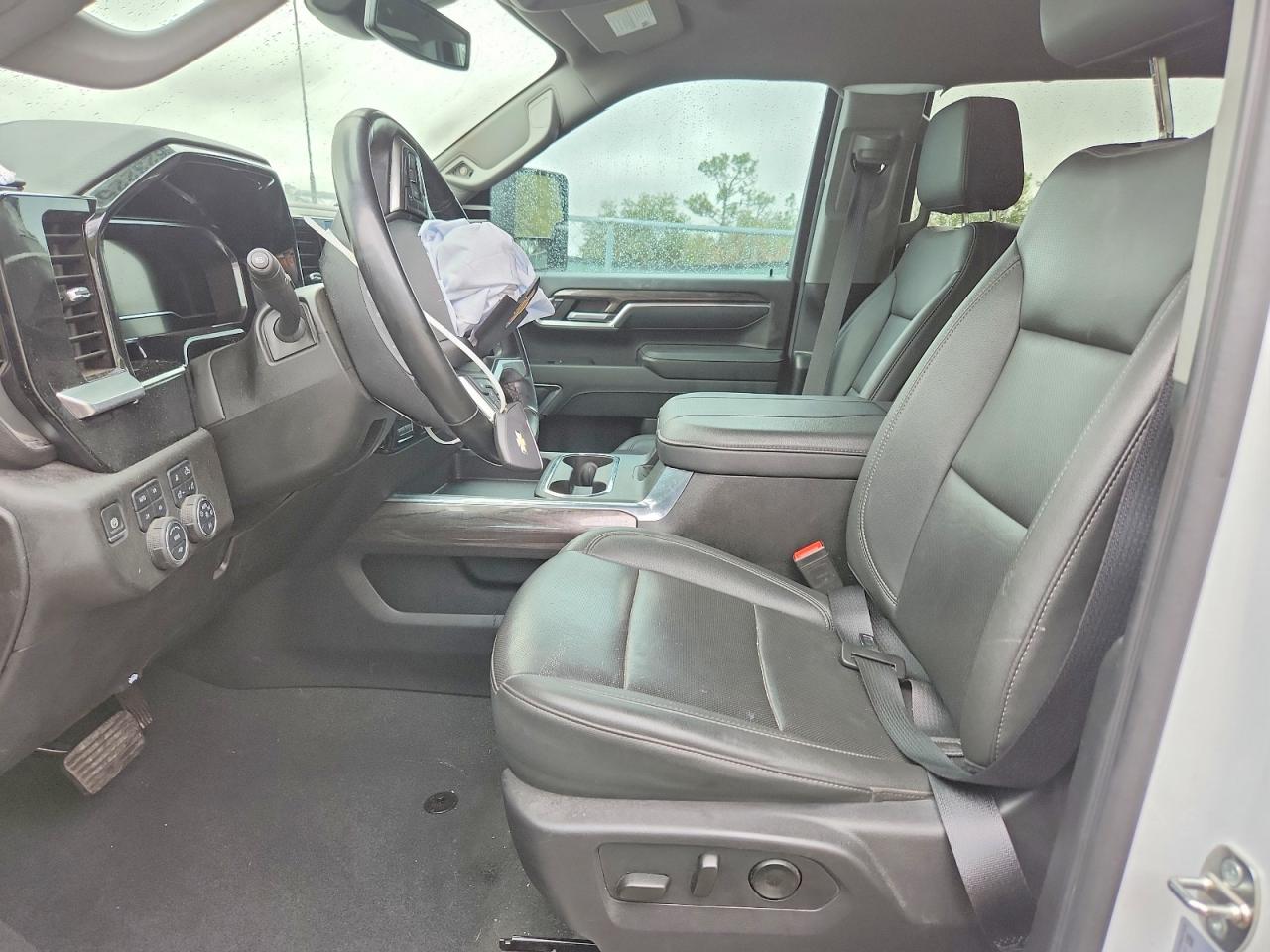 2024 CHEVROLET SILVERADO K3500 LTZ photo 7