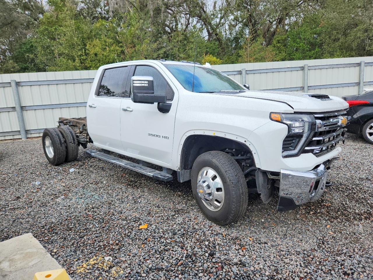 2024 CHEVROLET SILVERADO K3500 LTZ photo 4
