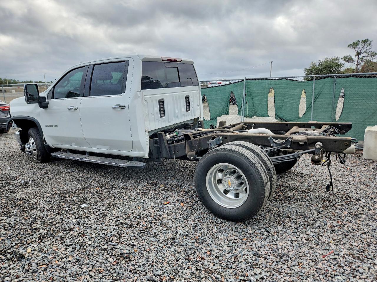 2024 CHEVROLET SILVERADO K3500 LTZ photo 2