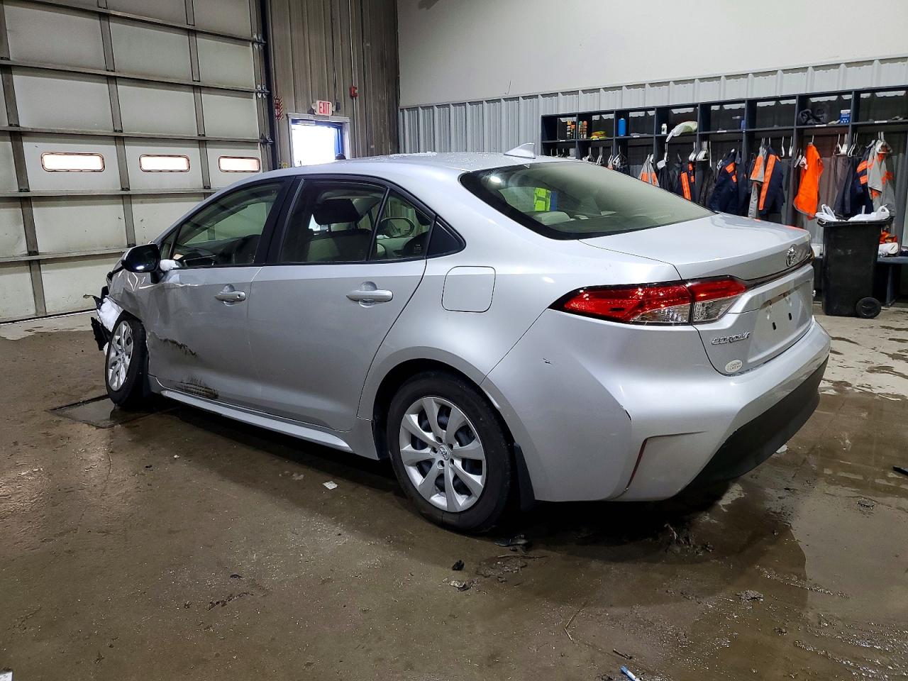 2023 TOYOTA COROLLA LE photo 3