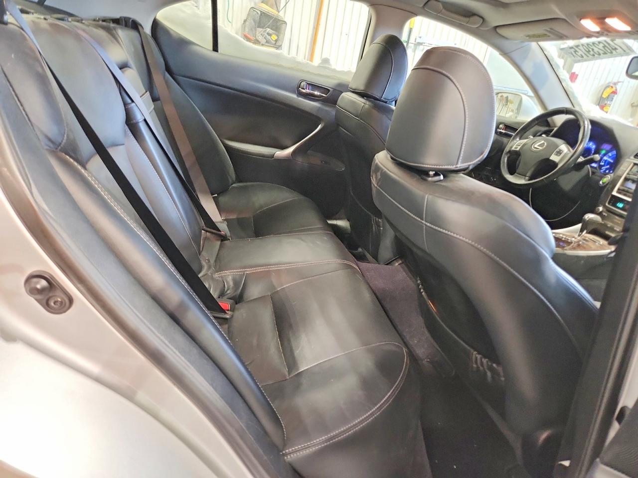 2011 LEXUS IS 250 photo 10