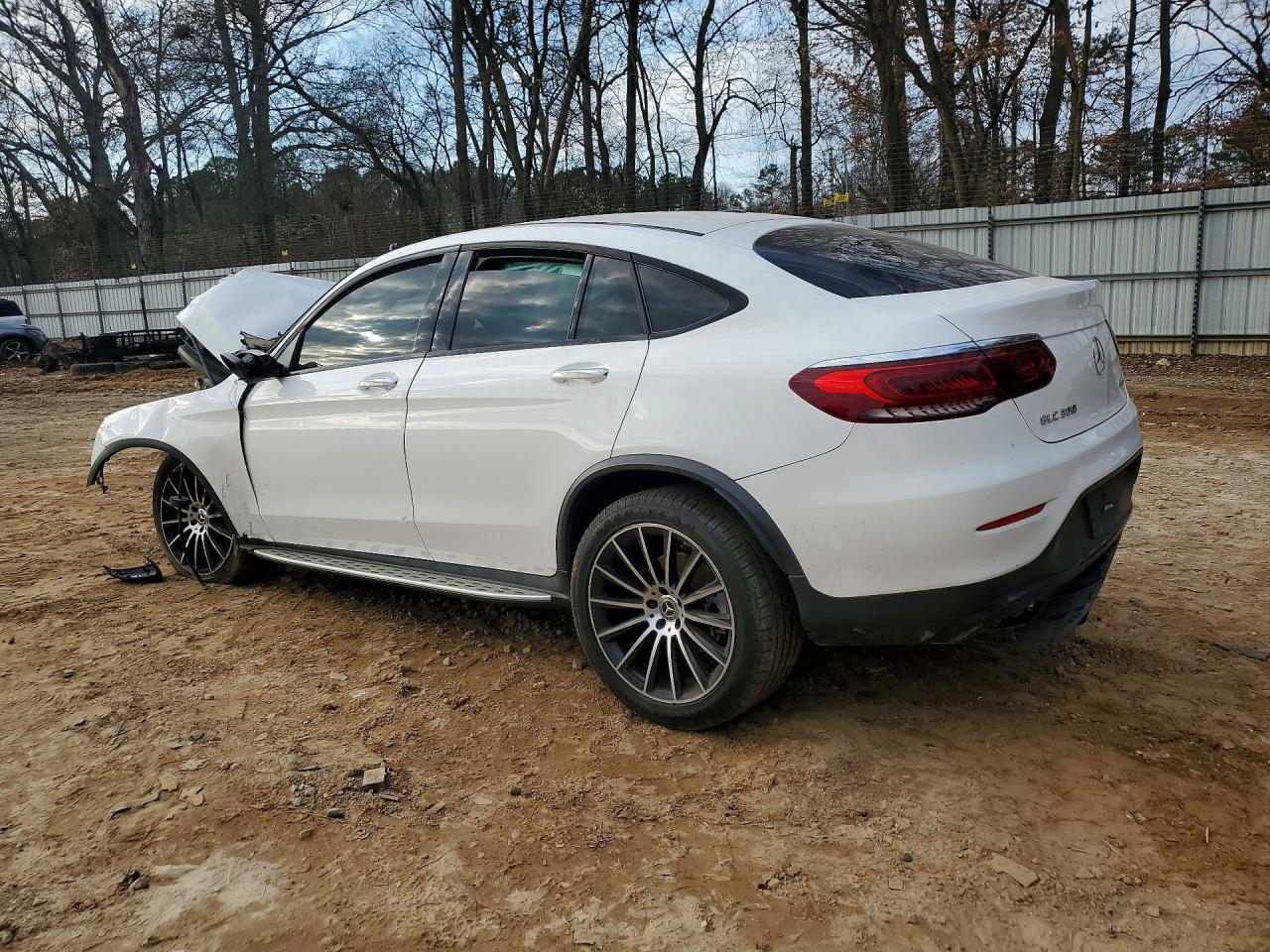 2020 MERCEDES-BENZ GLC COUPE 300 4MATIC photo 2