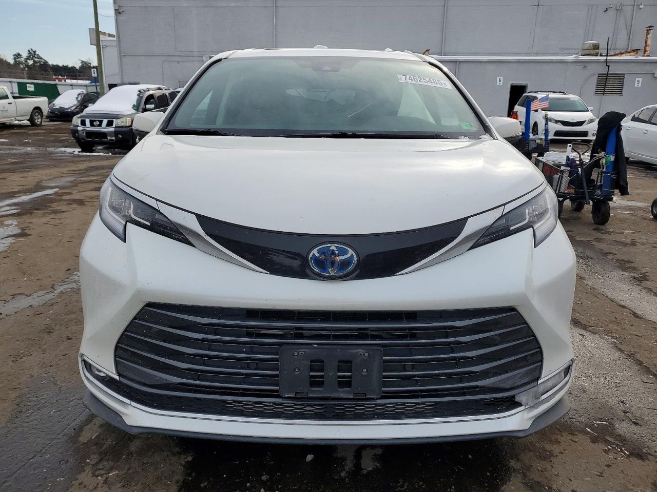 2021 TOYOTA SIENNA LIMITED 7-PASSENGER photo 9
