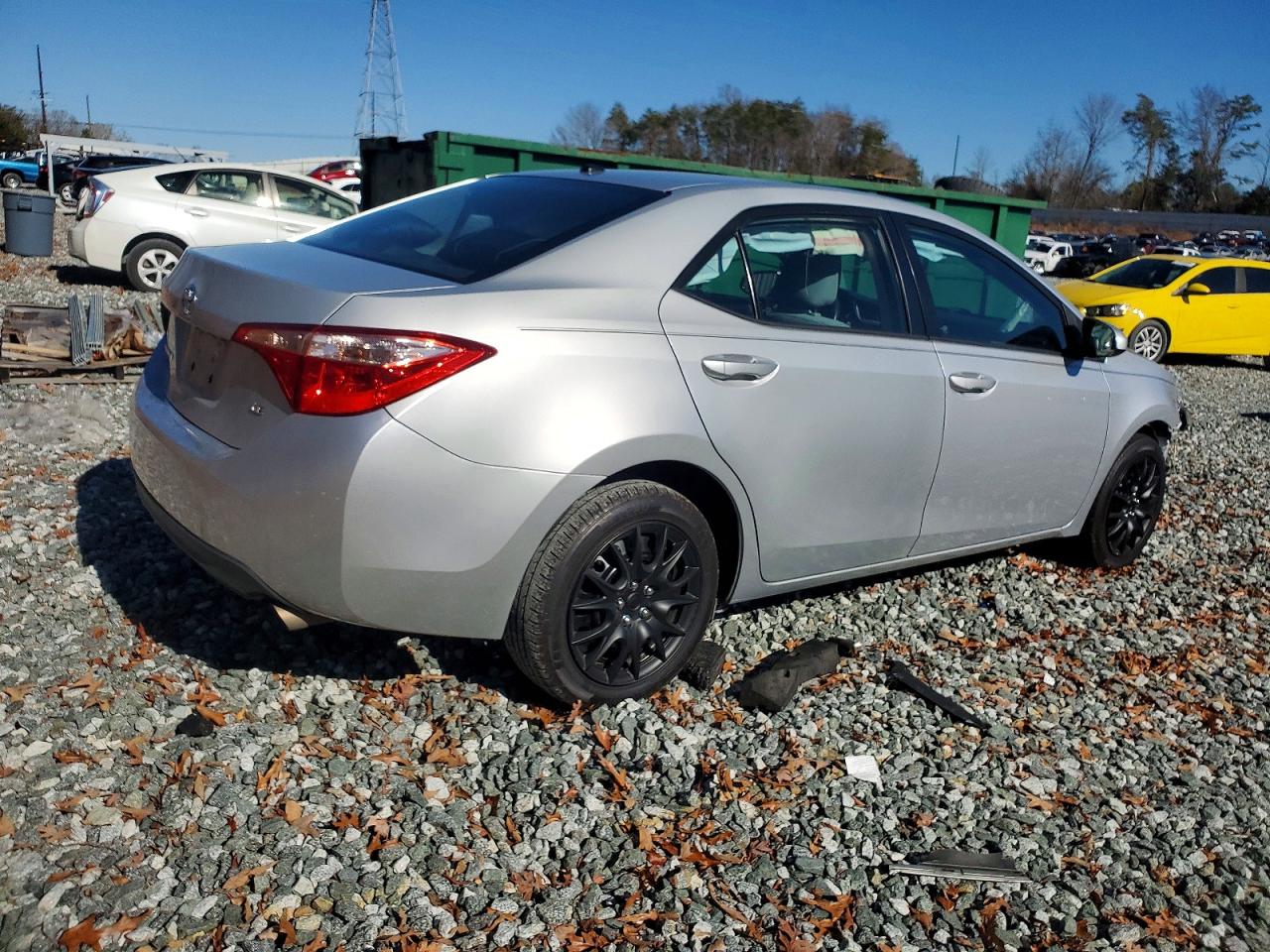 2017 TOYOTA COROLLA L photo 5