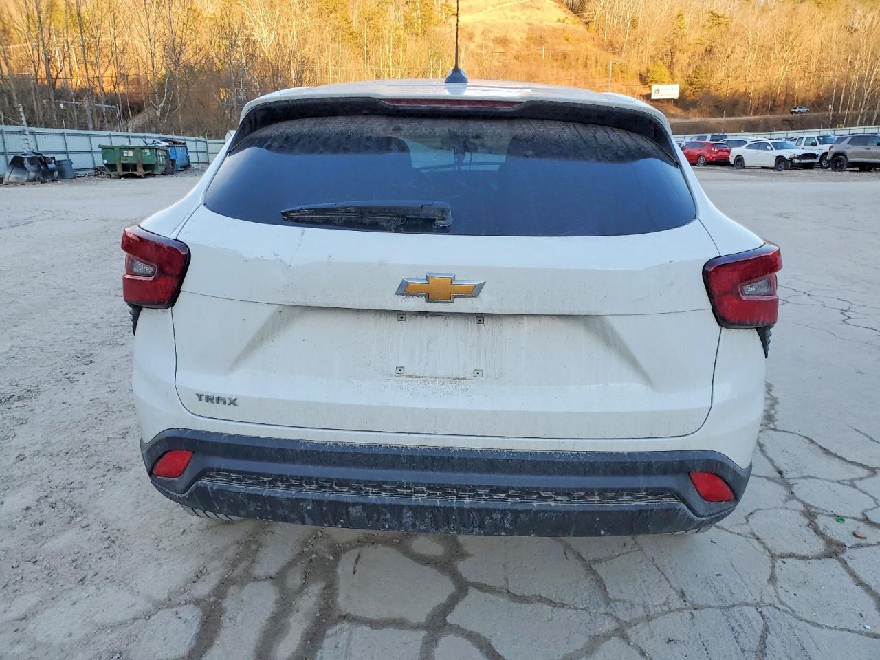 2025 CHEVROLET TRAX LS photo 11