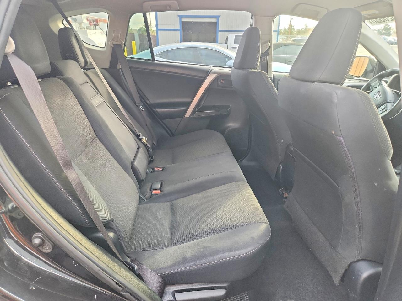 2018 TOYOTA RAV4 HV LE photo 10