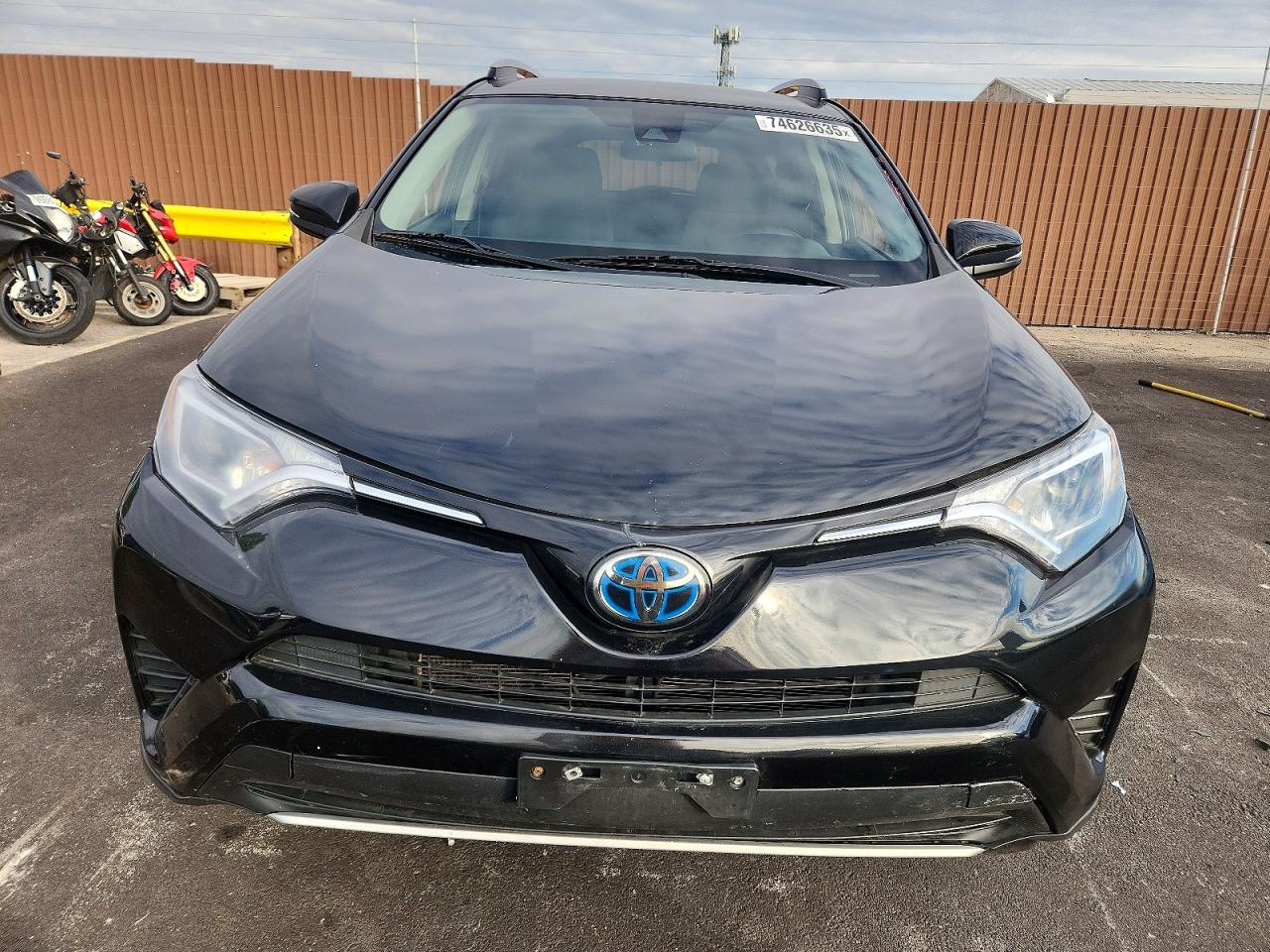 2018 TOYOTA RAV4 HV LE photo 5