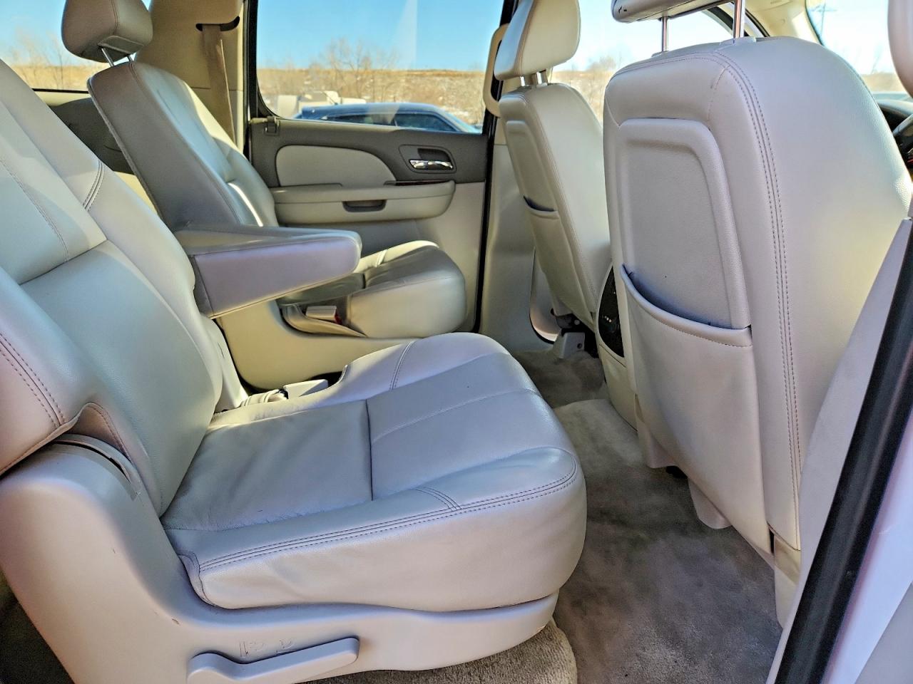 2008 CHEVROLET SUBURBAN K1500 LS photo 11