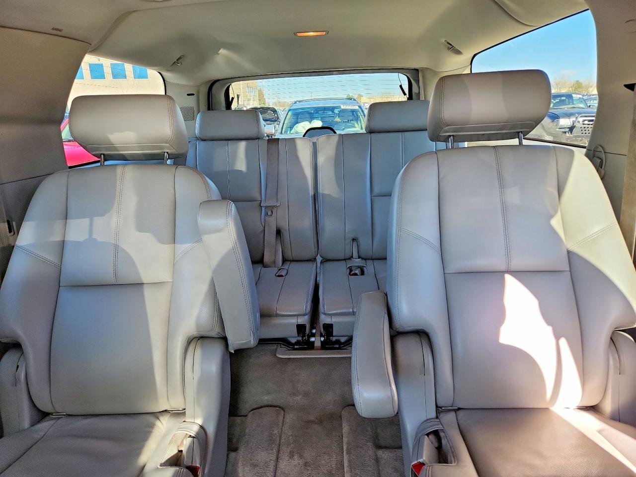 2008 CHEVROLET SUBURBAN K1500 LS photo 10