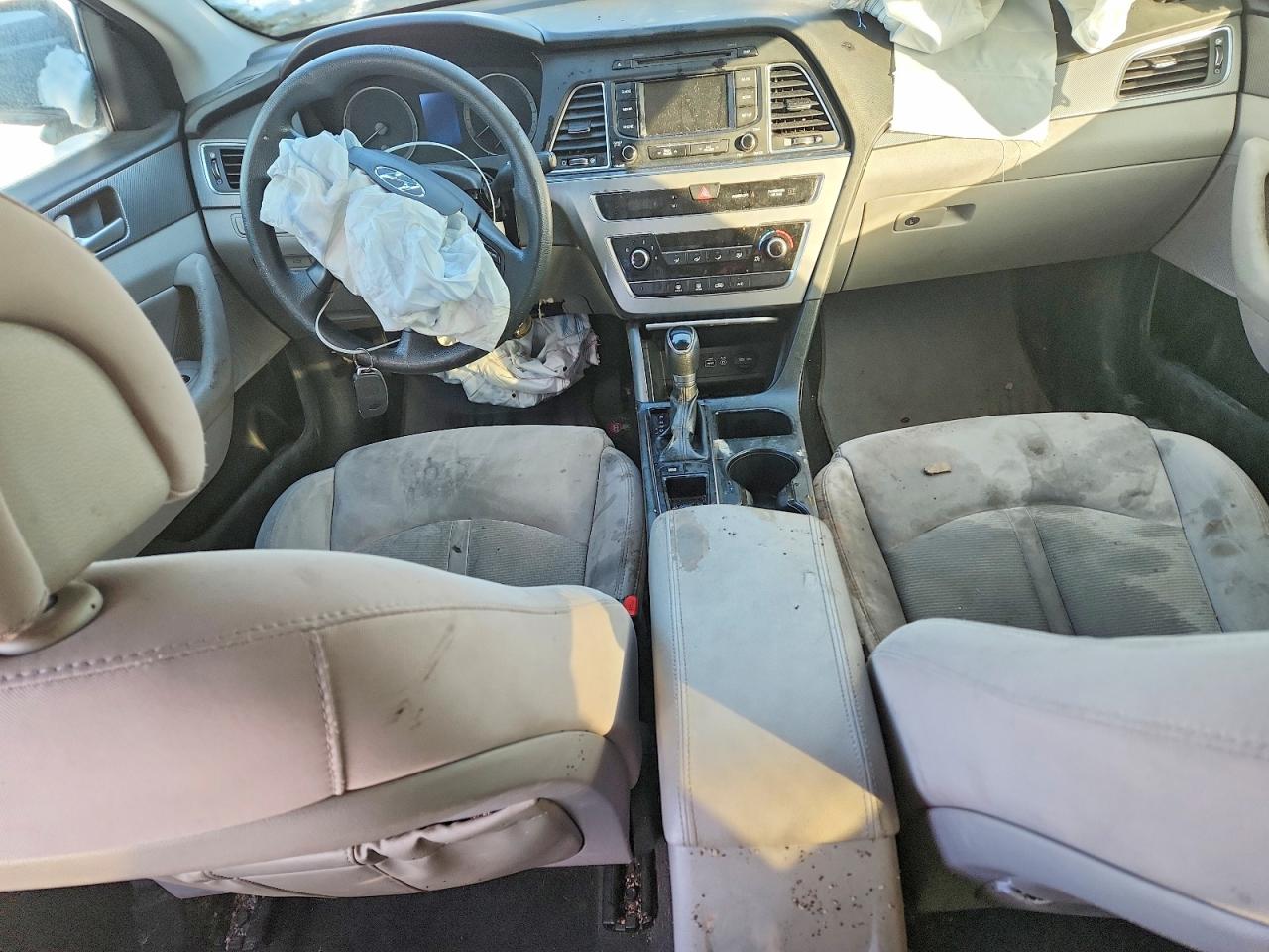 2015 HYUNDAI SONATA SE photo 22