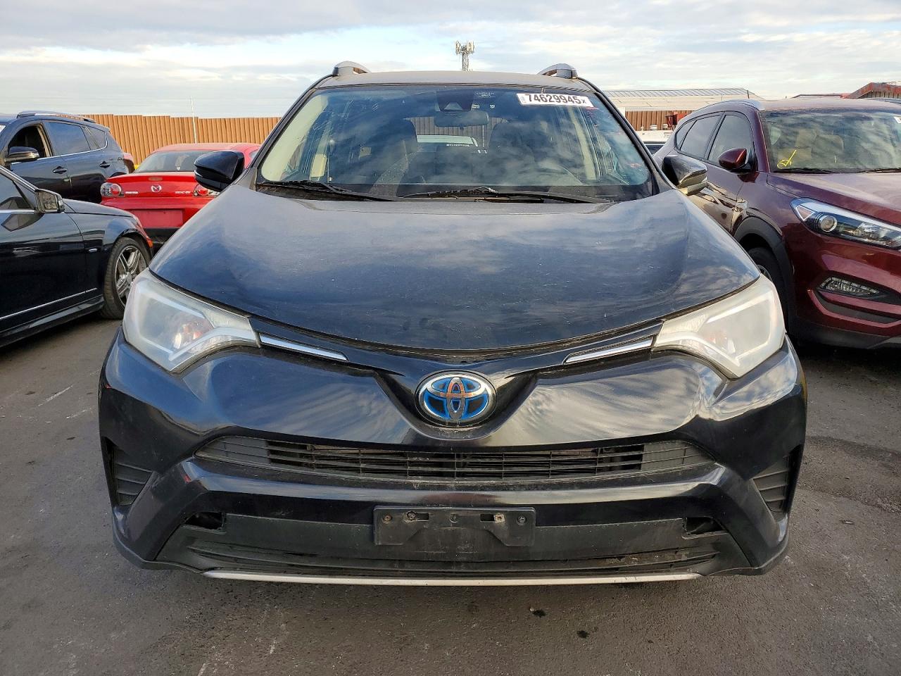 2018 TOYOTA RAV4 HV LE photo 5
