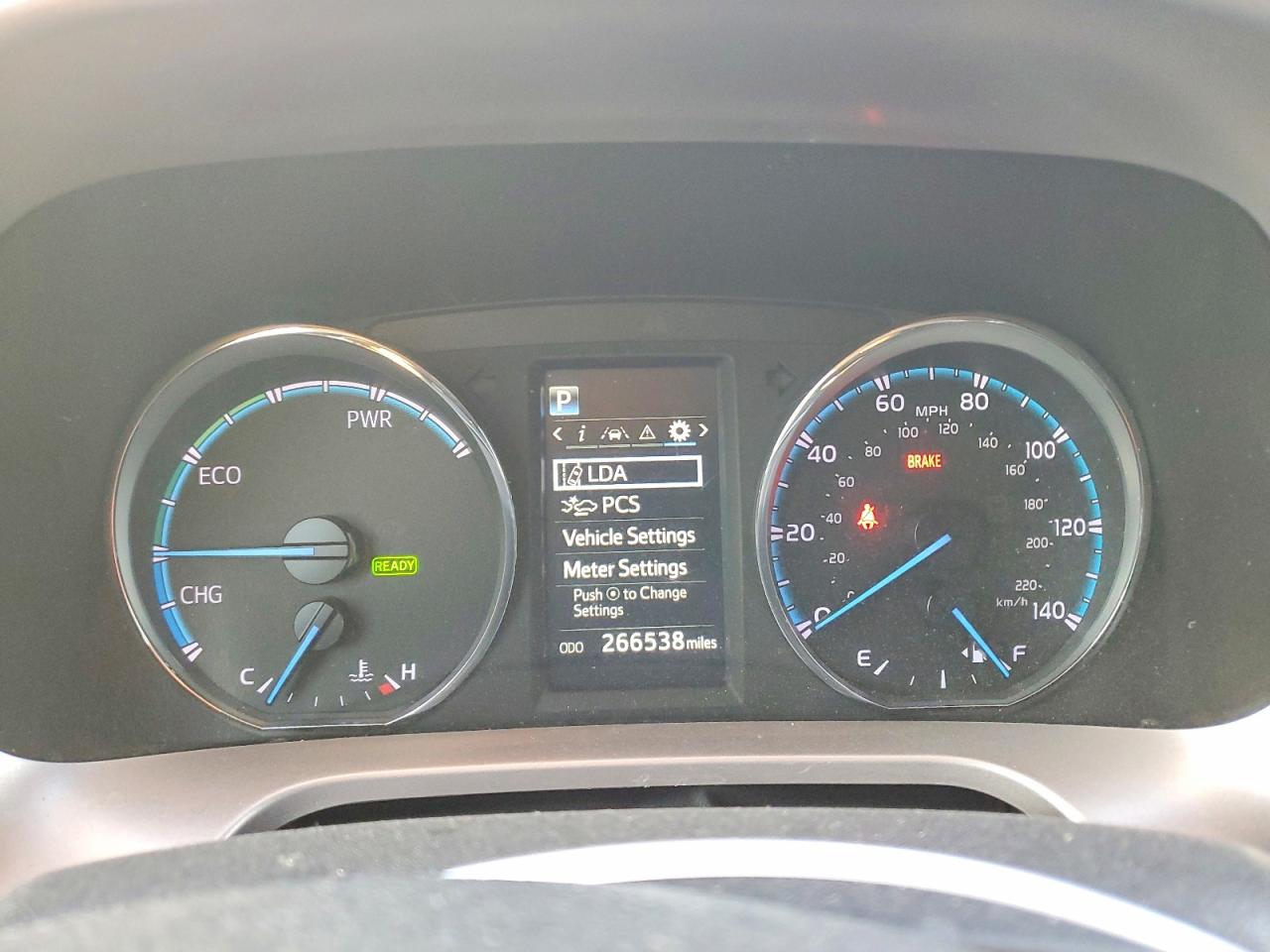2018 TOYOTA RAV4 HV LE photo 9