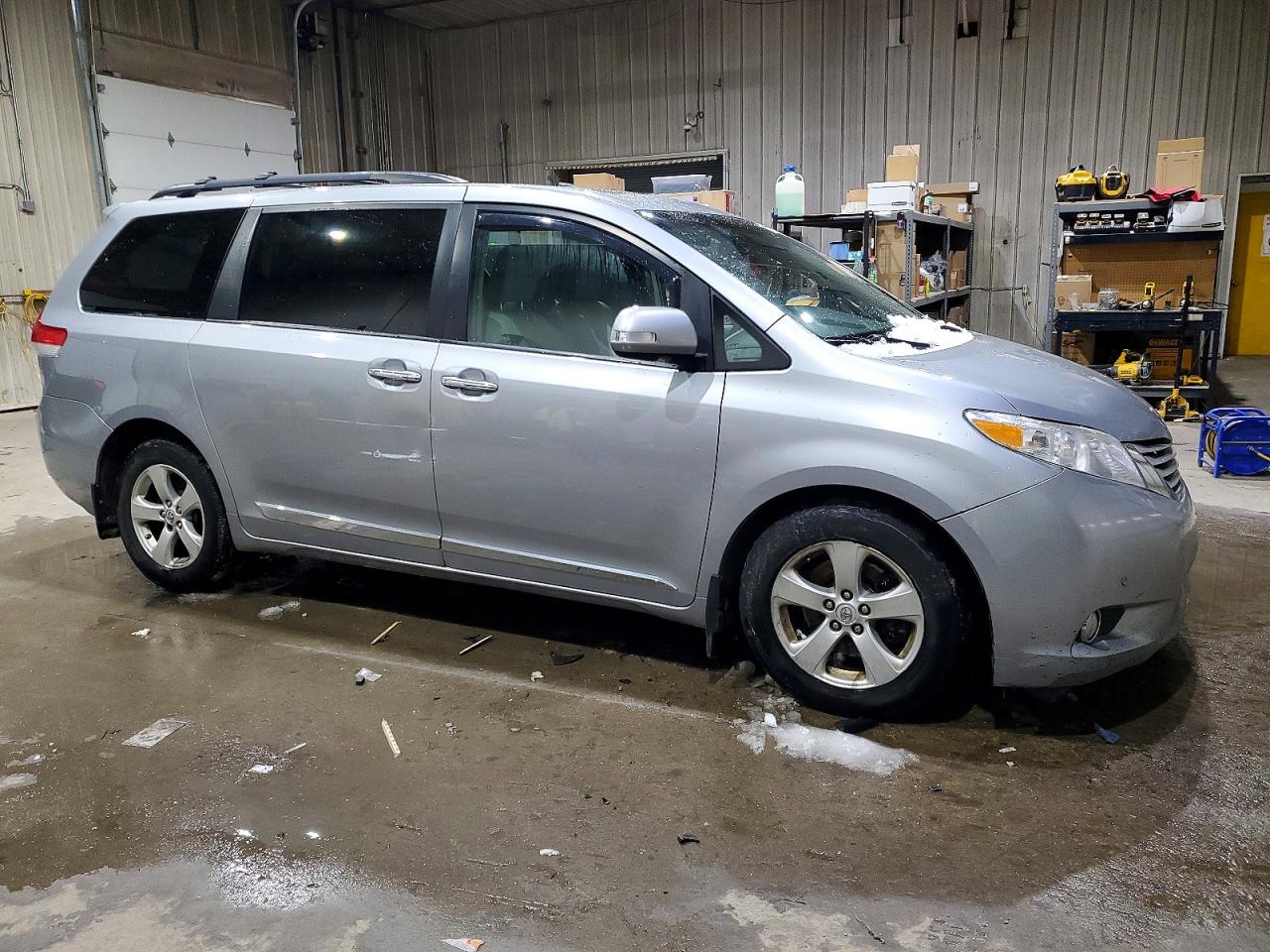 2014 TOYOTA SIENNA LIMITED 7-PASSENGER photo 7