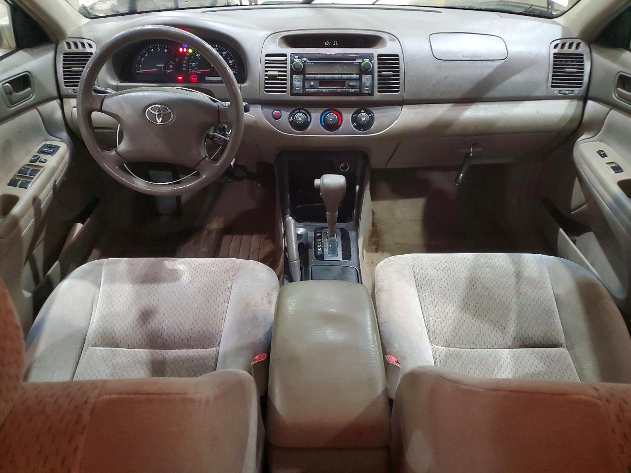 2004 TOYOTA CAMRY LE photo 8