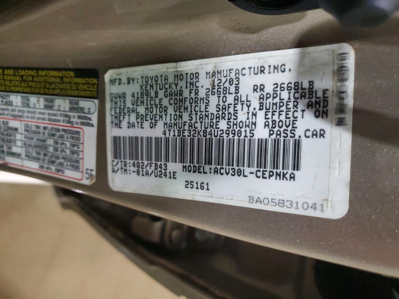 2004 TOYOTA CAMRY LE photo 12