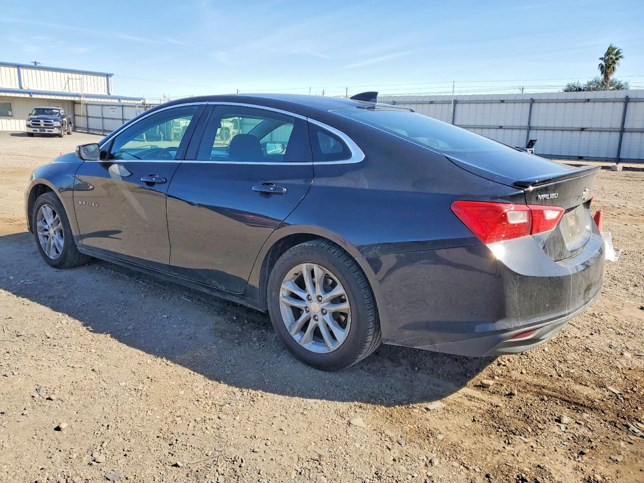 2017 CHEVROLET MALIBU LT photo 4