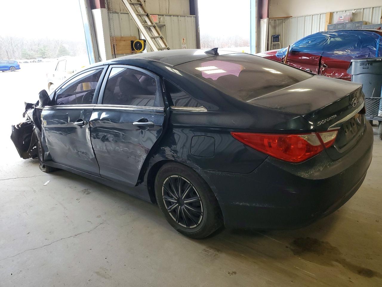2013 HYUNDAI SONATA photo 2
