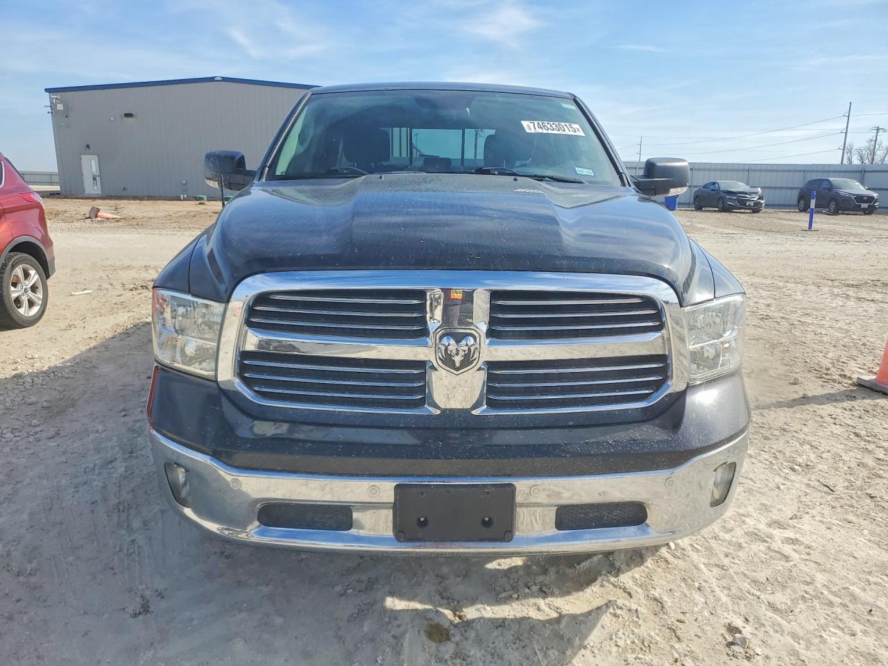 2017 RAM 1500 SLT photo 9