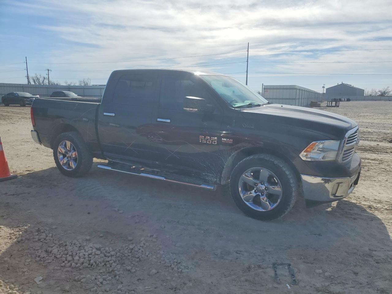 2017 RAM 1500 SLT photo 7