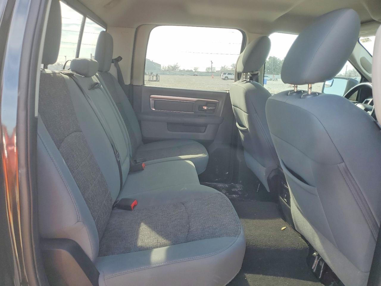 2017 RAM 1500 SLT photo 19