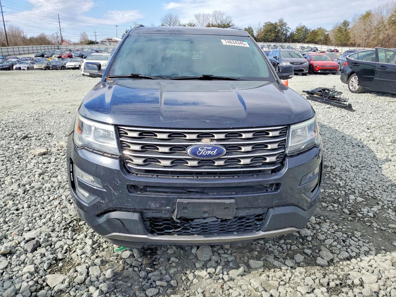 2017 FORD EXPLORER XLT photo 9