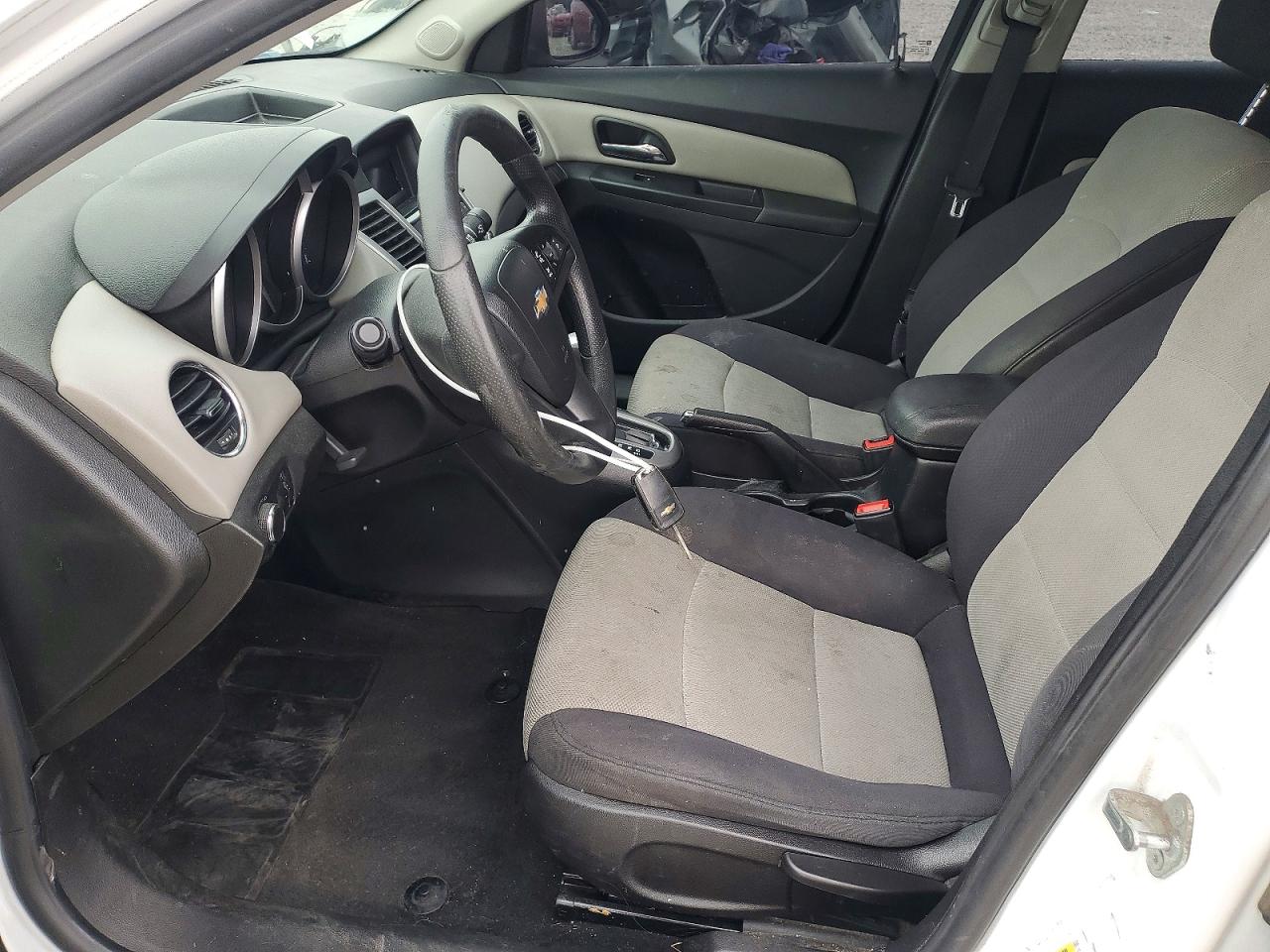 2014 CHEVROLET CRUZE LS photo 19