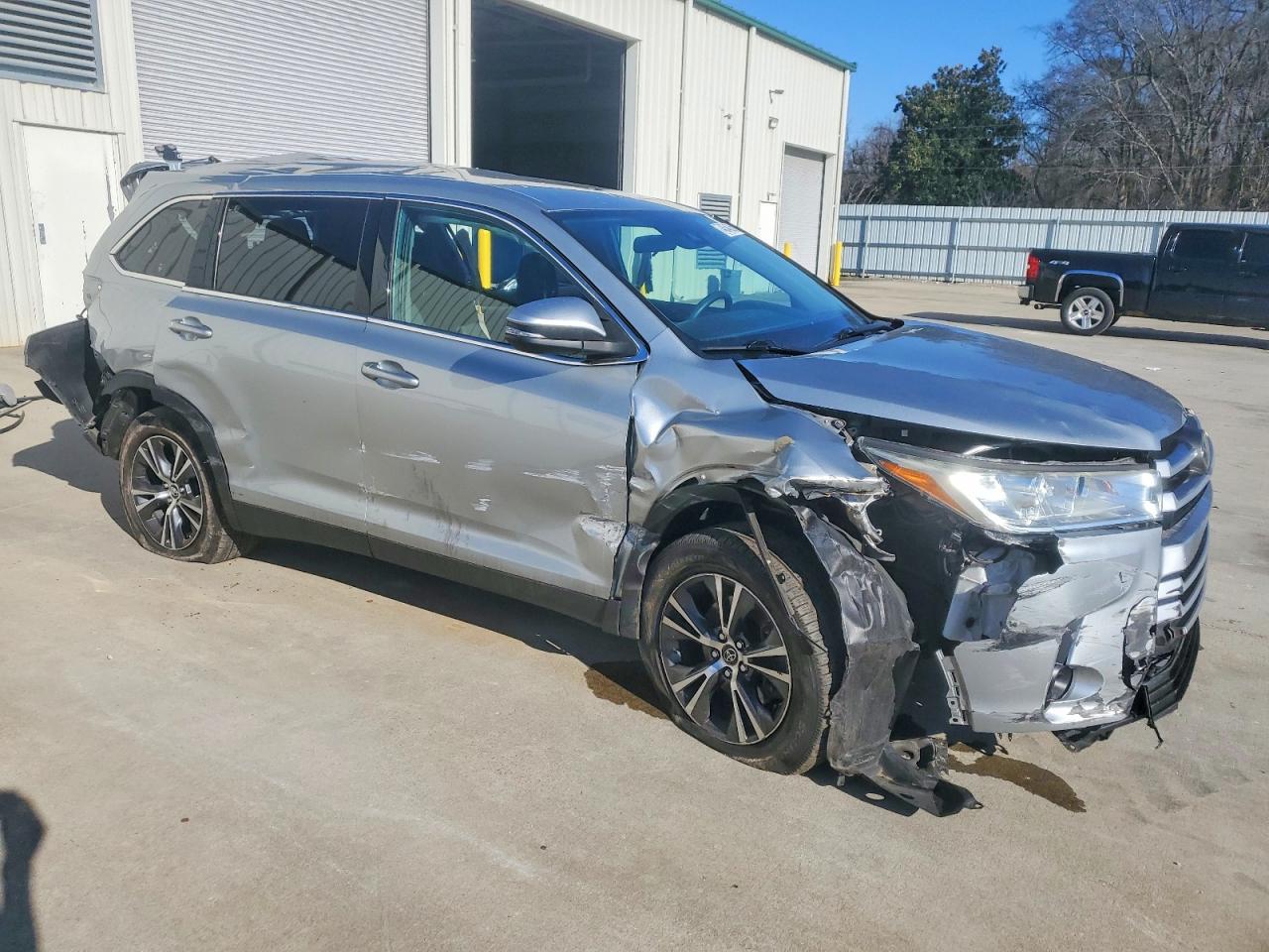 2019 TOYOTA HIGHLANDER LE photo 4