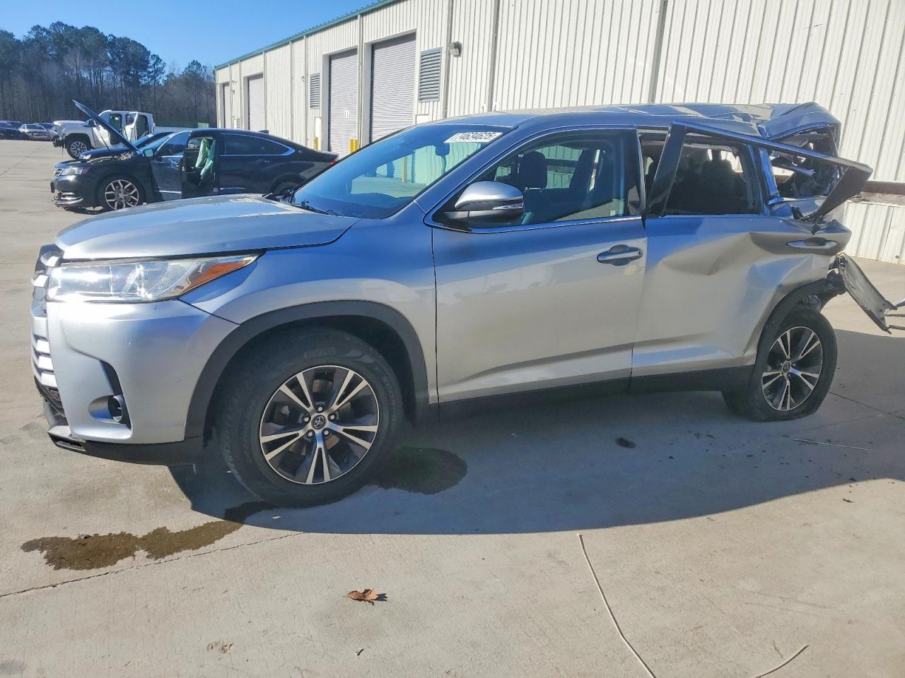 2019 TOYOTA HIGHLANDER