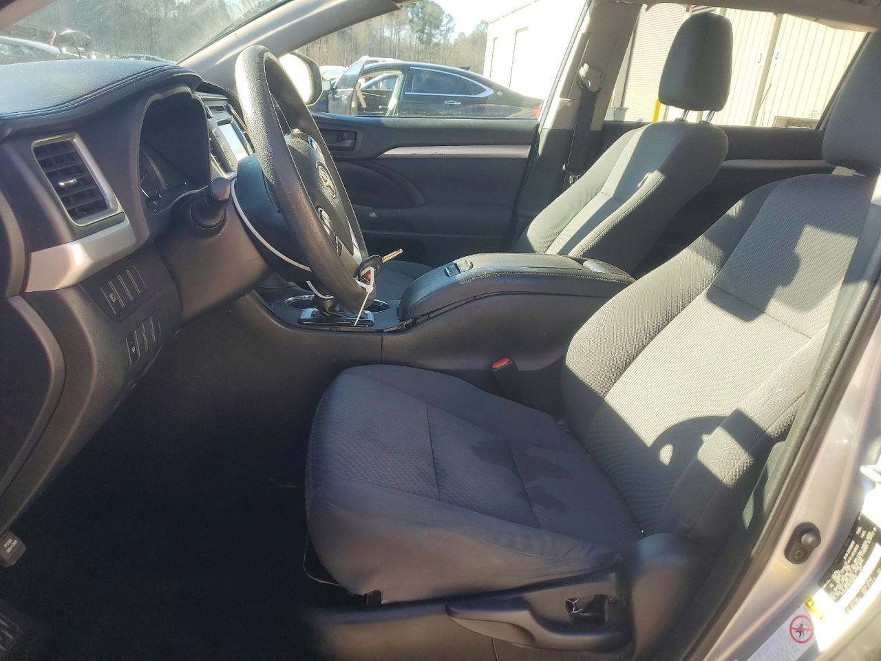 2019 TOYOTA HIGHLANDER LE photo 7