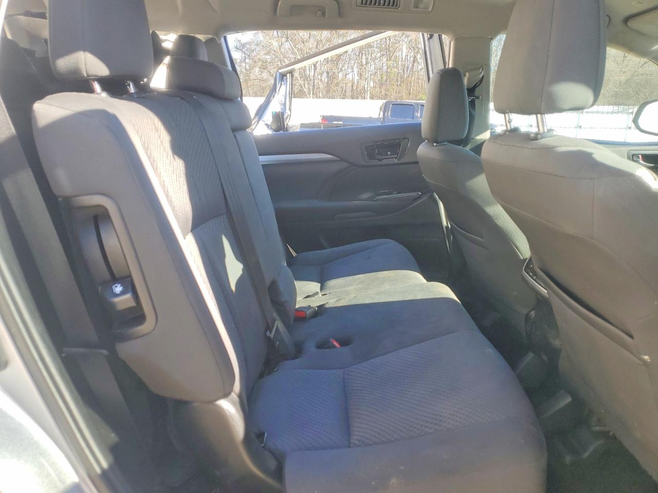 2019 TOYOTA HIGHLANDER LE photo 11