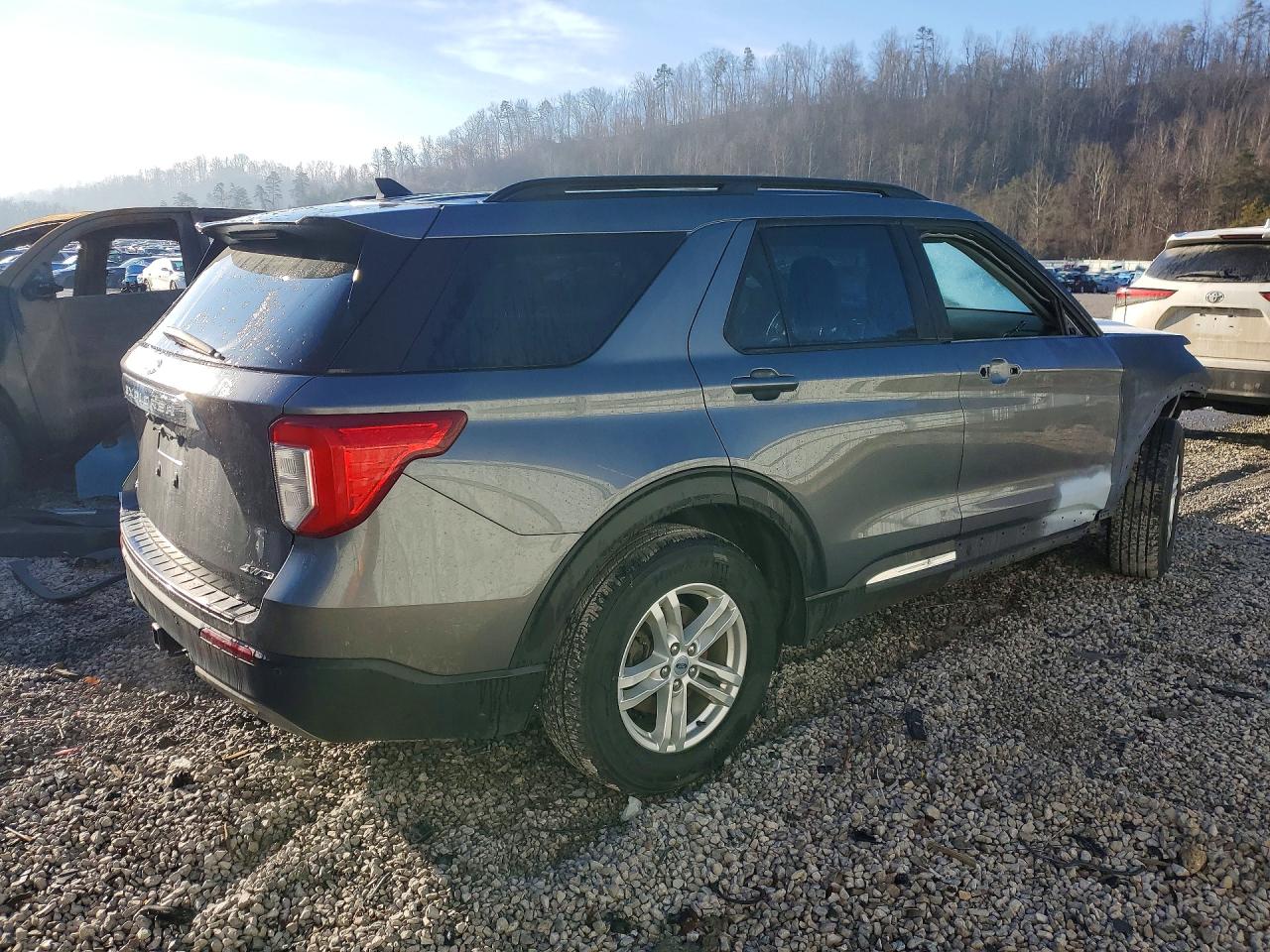 2021 FORD EXPLORER XLT photo 5