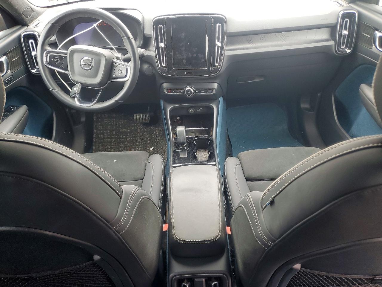 2023 VOLVO XC40 RECHARGE ULTIMATE photo 8