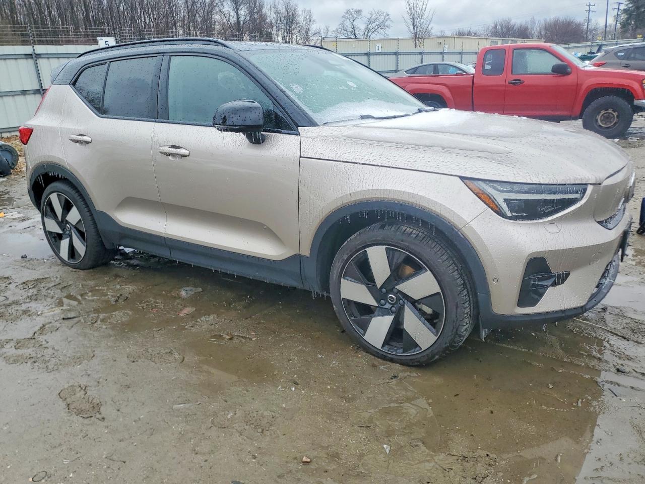 2023 VOLVO XC40 RECHARGE ULTIMATE photo 4