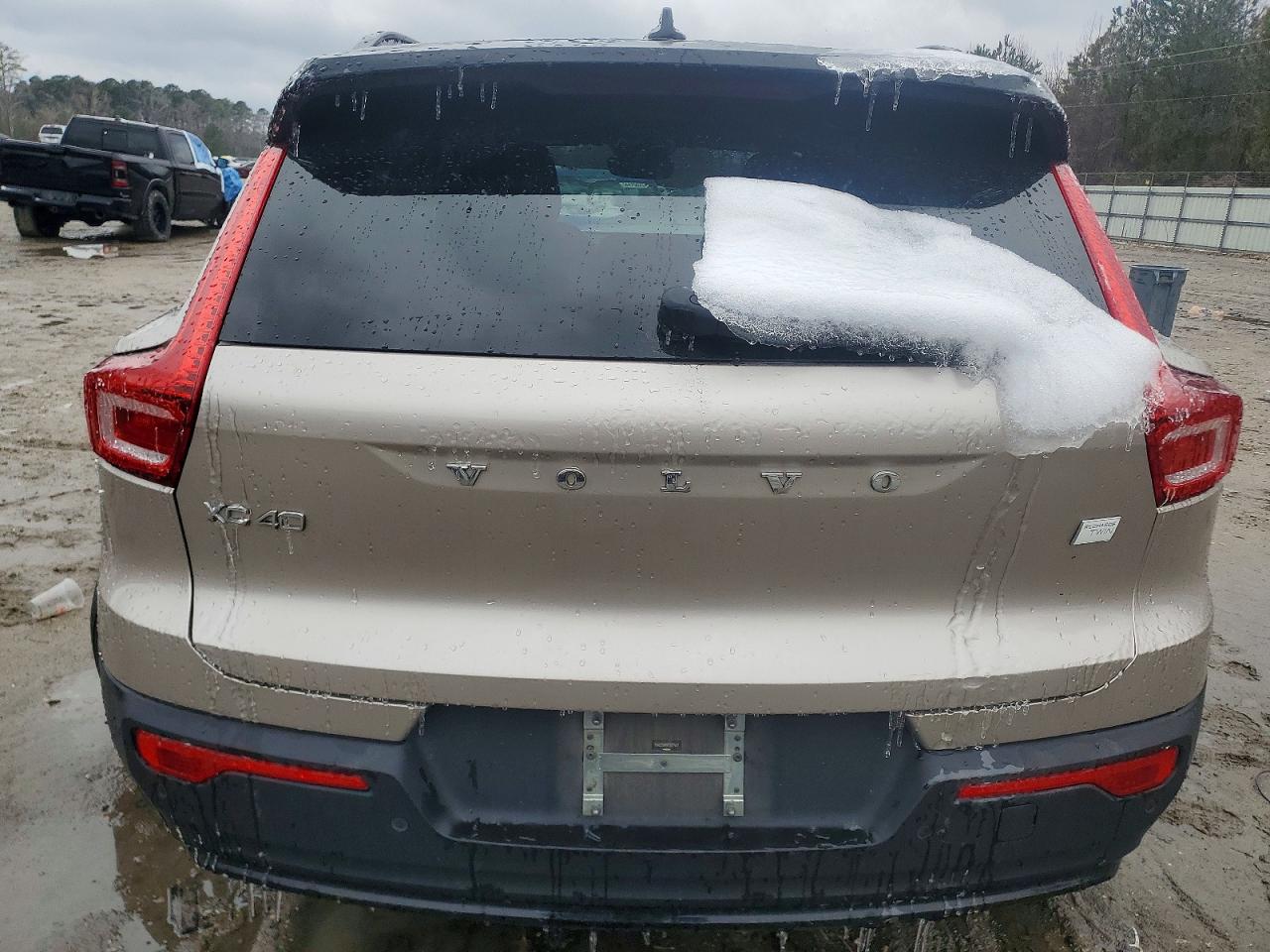 2023 VOLVO XC40 RECHARGE ULTIMATE photo 6