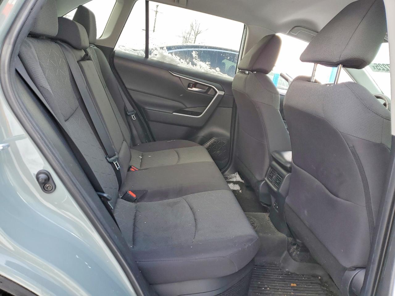 2021 TOYOTA RAV4 XLE photo 11
