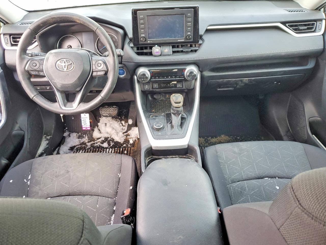 2021 TOYOTA RAV4 XLE photo 8
