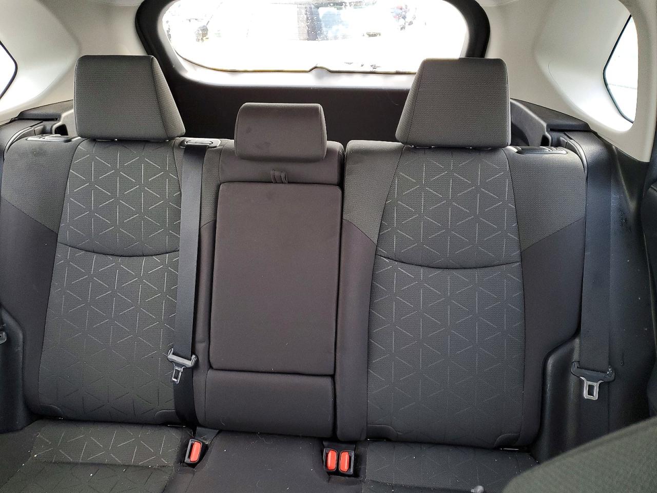2021 TOYOTA RAV4 XLE photo 10
