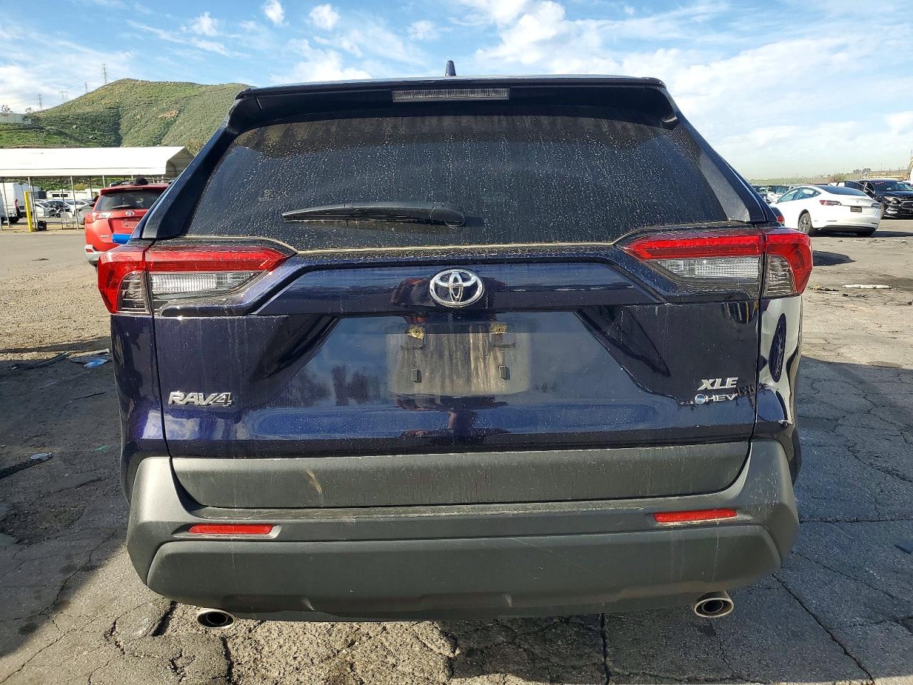 2025 TOYOTA RAV4 XLE PREMIUM photo 6