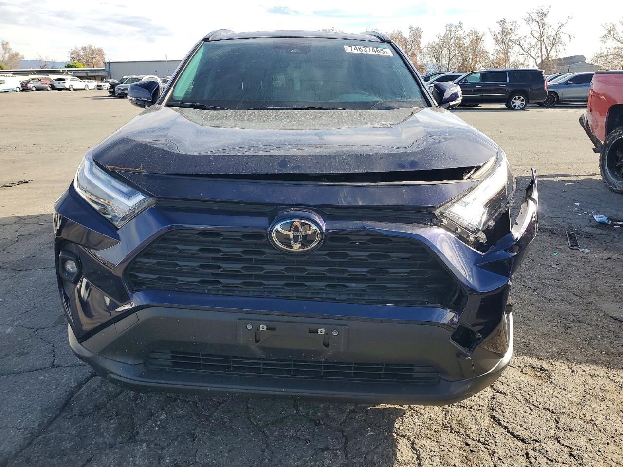 2025 TOYOTA RAV4 XLE PREMIUM photo 5