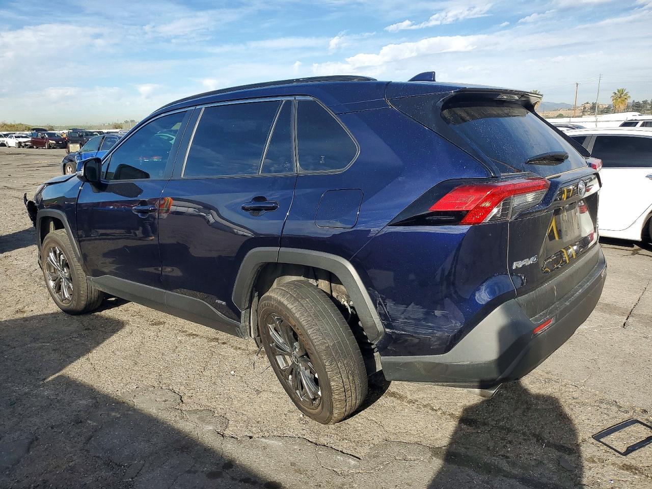 2025 TOYOTA RAV4 XLE PREMIUM photo 2
