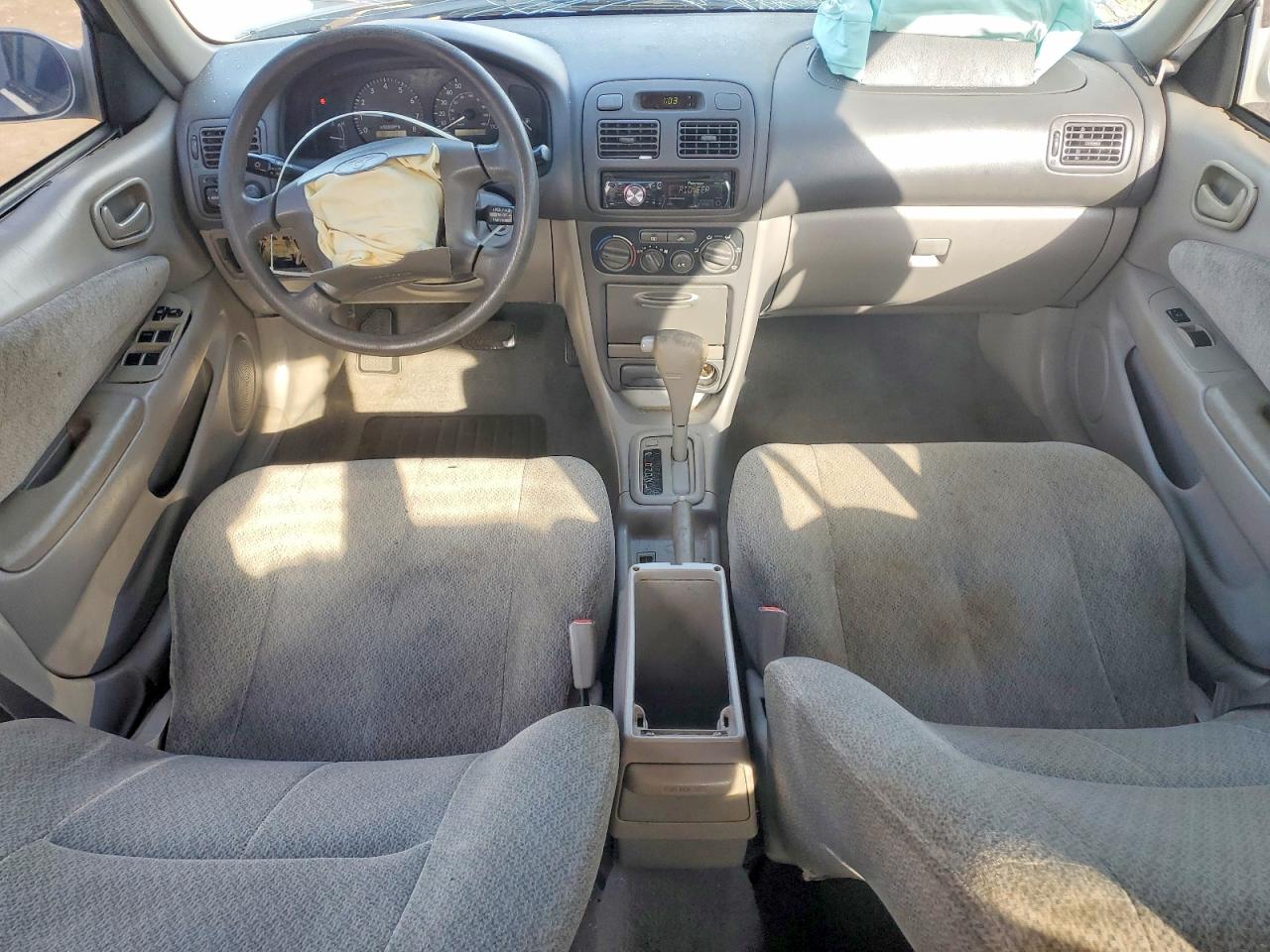 2001 TOYOTA COROLLA photo 8