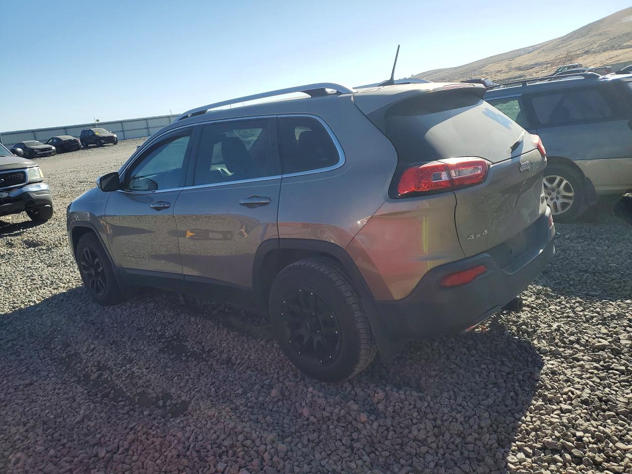 2017 JEEP CHEROKEE LATITUDE photo 2