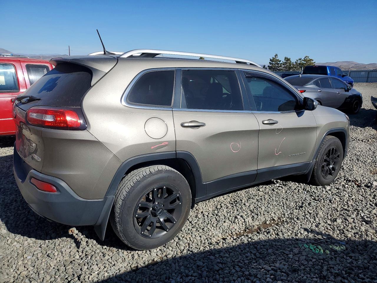 2017 JEEP CHEROKEE LATITUDE photo 3