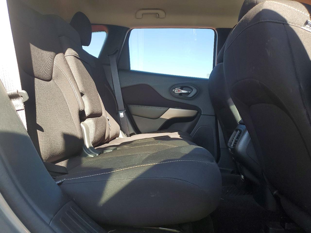 2017 JEEP CHEROKEE LATITUDE photo 11