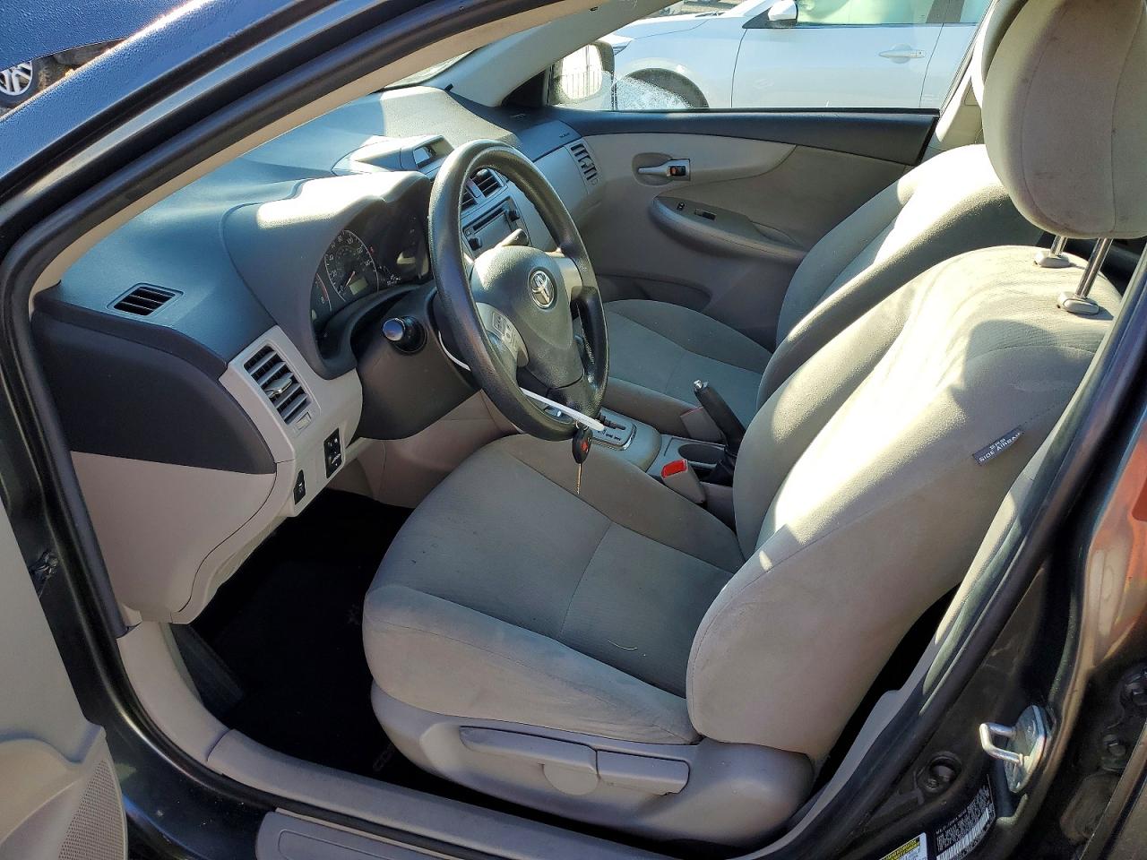 2013 TOYOTA COROLLA BASE photo 7