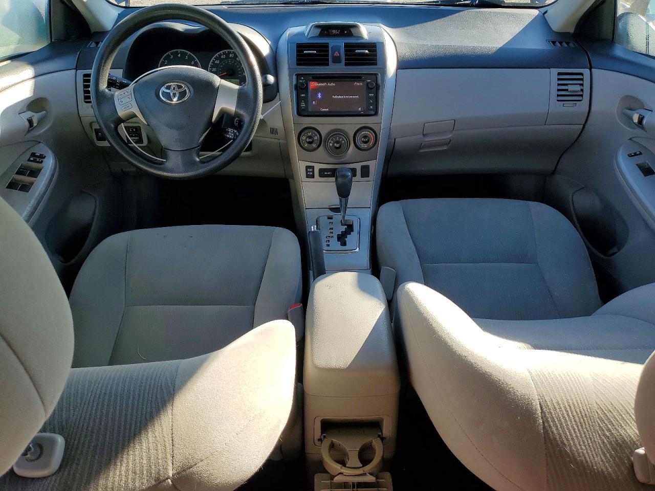 2013 TOYOTA COROLLA BASE photo 8
